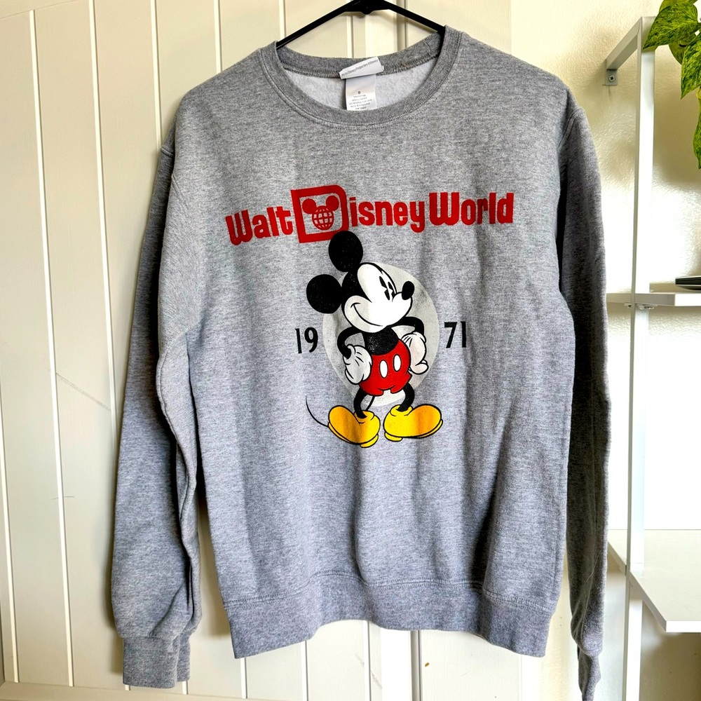 NWOT Women’s Disneyworld Sweatshirt